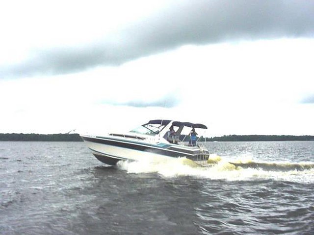 1987 Wellcraft 28 Monte Carlo Photo