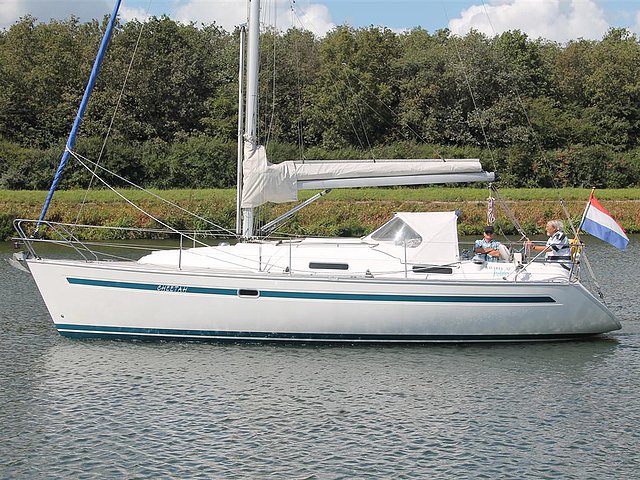 1997 Bavaria 32 Holiday Photo