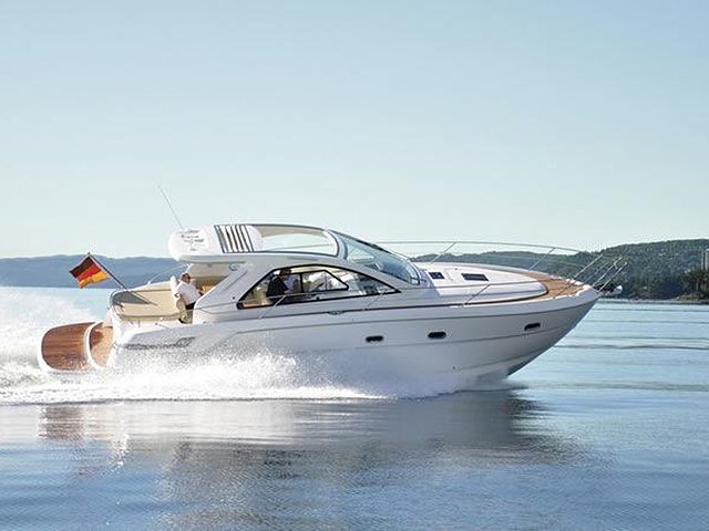 2011 Bavaria Motor Boats Sports 38 Ht Photo