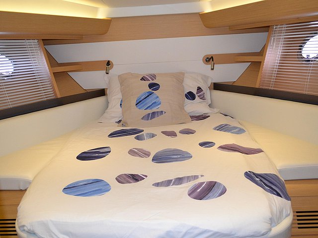2011 Beneteau Monte Carlo 42 Ht Photo