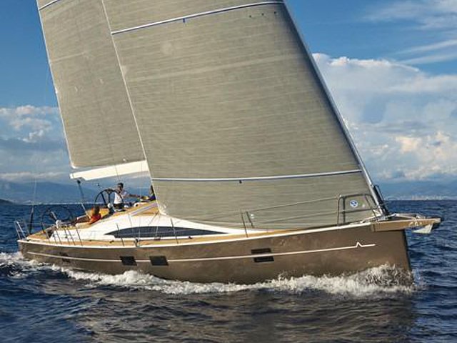 2015 Azuree 46 Photo