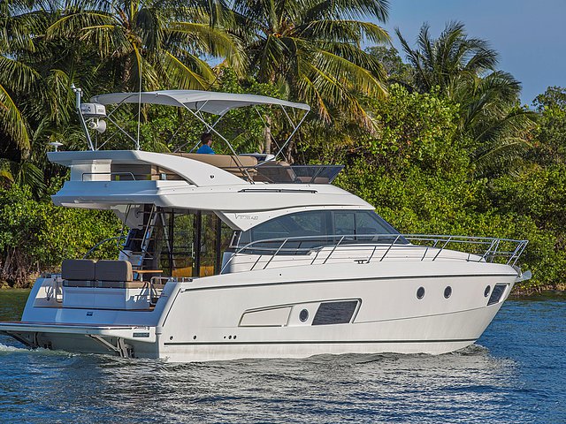 2015 Bavaria 420 Virtess Flybridge Photo