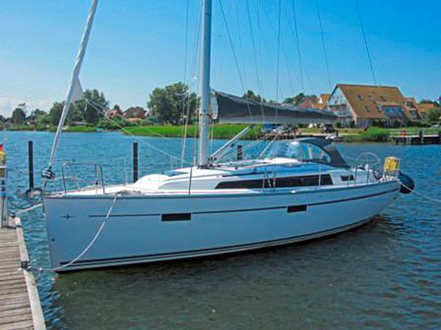 2015 Bavaria Cruiser 37 Photo