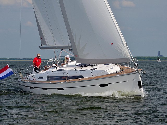 2015 Bavaria Cruiser 41 Photo