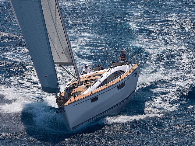 2015 Bavaria Vision 42 Photo