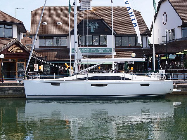 2015 Bavaria Vision 42 Photo