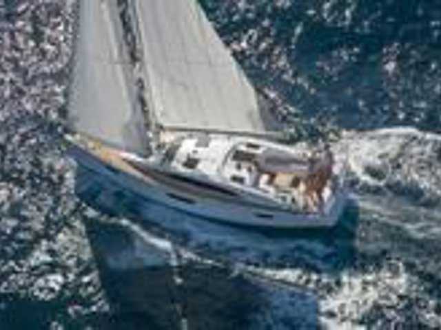 2015 Bavaria Yachts Vision 42 Photo