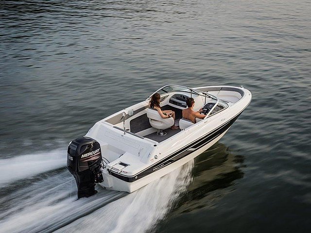 2015 Bayliner 180 Bowrider Photo