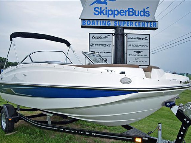2015 Bayliner 195 Deck Boat Photo