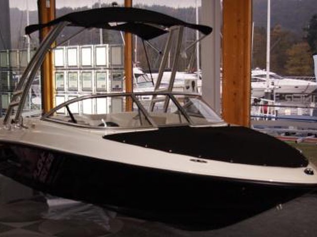 2015 Bayliner Bayliner 175 Bowrider Flight Photo