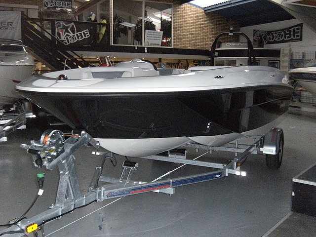 2015 Bayliner Element Xl Photo