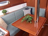 2015 Beneteau 31 Photo #5