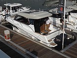 2015 Beneteau Antares 880 Photo #11