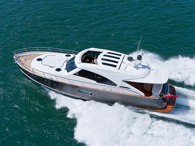 2015 Belize 54 Sedan Photo