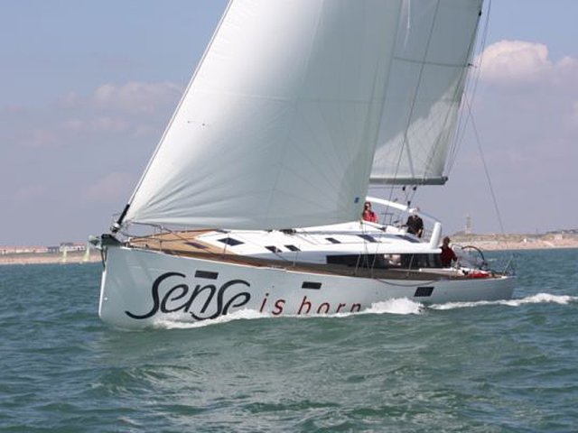 2015 Beneteau Sense Photo