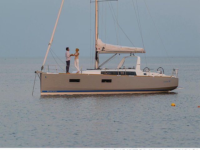 2015 Beneteau 38 Photo