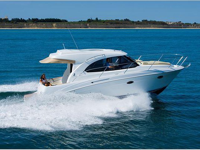 2015 Beneteau Antares 30 S Photo