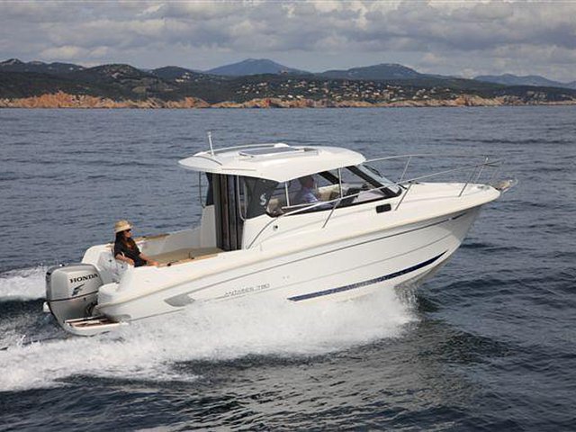 2015 Beneteau Antares 780 Photo
