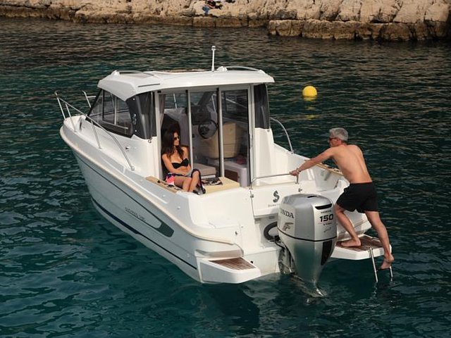 2015 Beneteau Antares 780 Photo