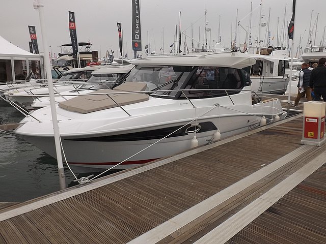 2015 Beneteau Antares 880 Photo