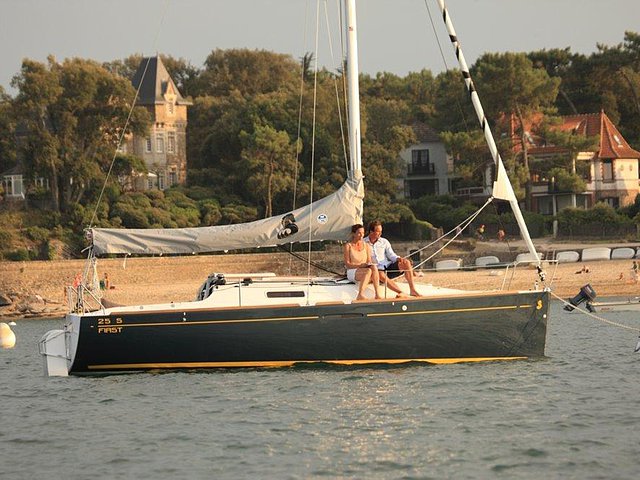 2015 Beneteau First 25 Photo