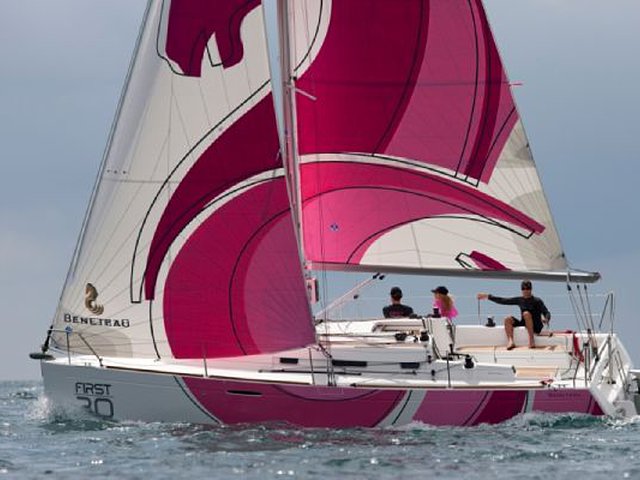 2015 Beneteau First 30 Photo