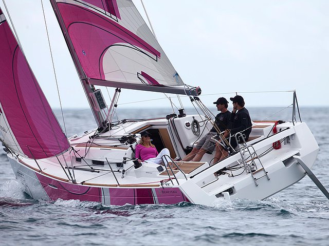 15 Beneteau First 30