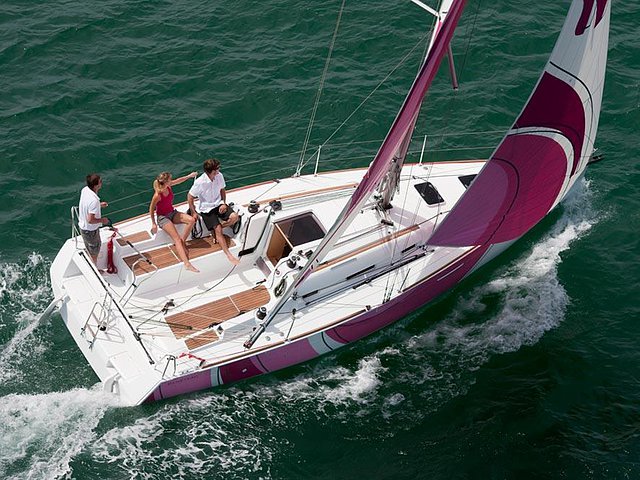2016 Beneteau First 30 Photo