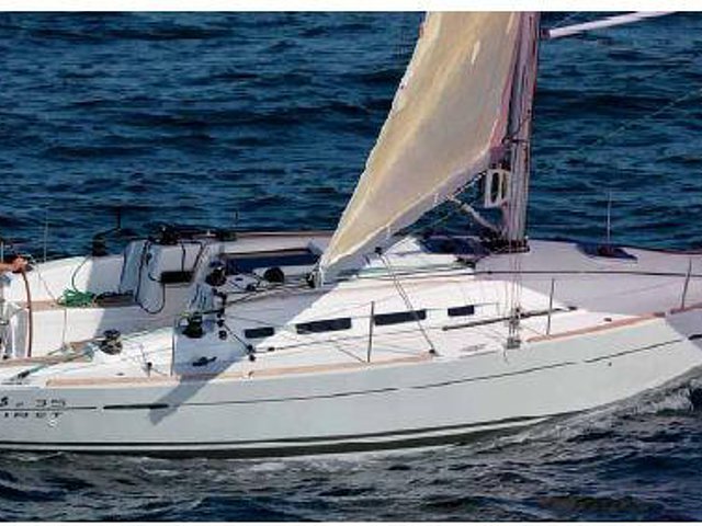 2015 Beneteau First 35 Photo