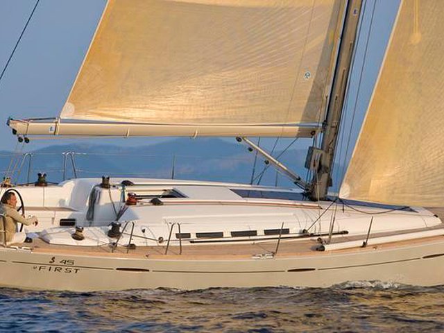 2015 Beneteau First 45 Photo