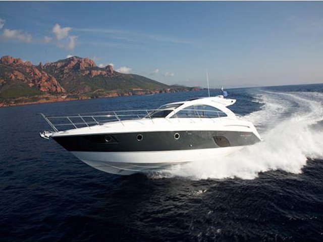 15 Beneteau Gran Turismo 44