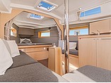 2015 Beneteau Oceanis 35 Photo #12