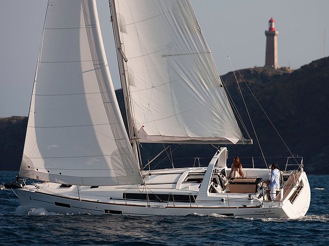 2015 Beneteau Oceanis 41 Photo