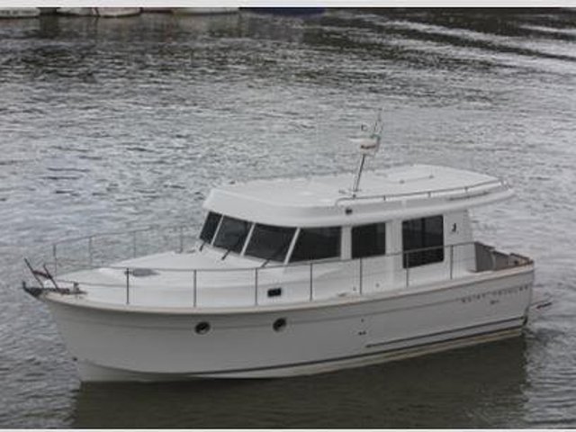 2015 Beneteau Swift Trawler 34 S Photo
