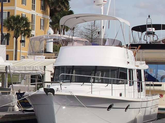 2015 Beneteau Usa Swift Trawler 34 Fly Photo