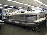 15 Bennington 2250 Gsr