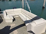 2015 Bennington Offshore 30 Photo #12