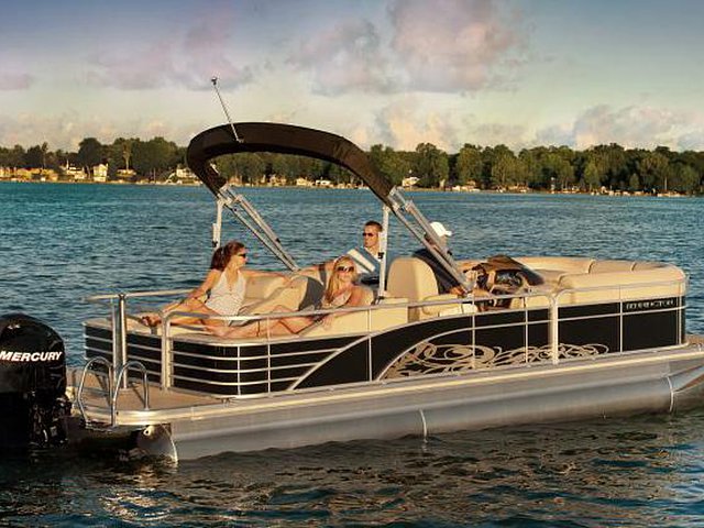 2015 Bennington 2375 Gcw Photo
