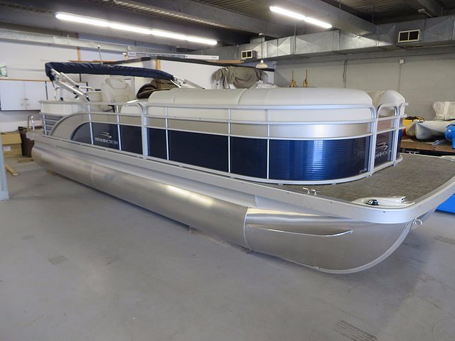 2015 Bennington 2375 Gcw Photo