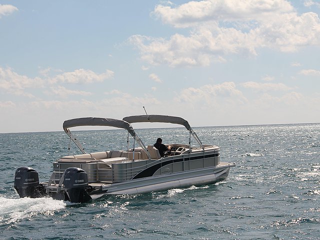 2015 Bennington Offshore 30 Photo