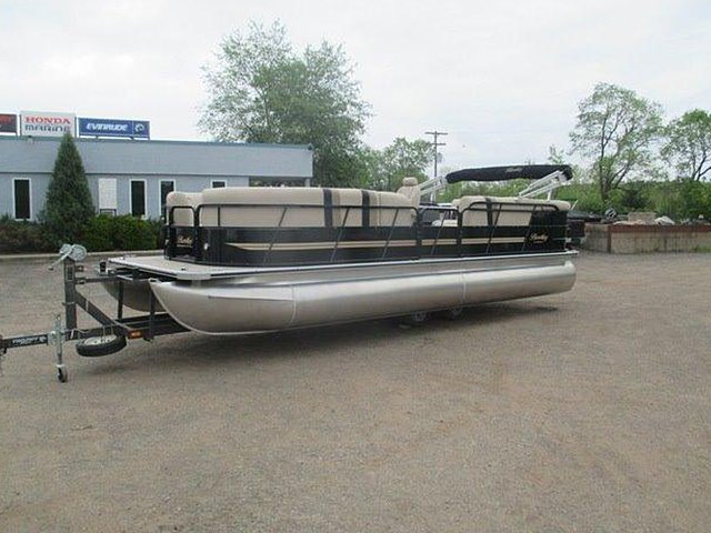 2015 Bentley Pontoons 240 Cruise Se Photo