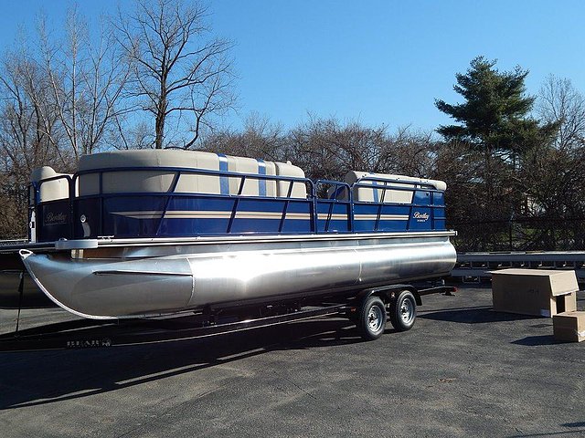 2015 Bentley Pontoons 240 Cruise Se Photo