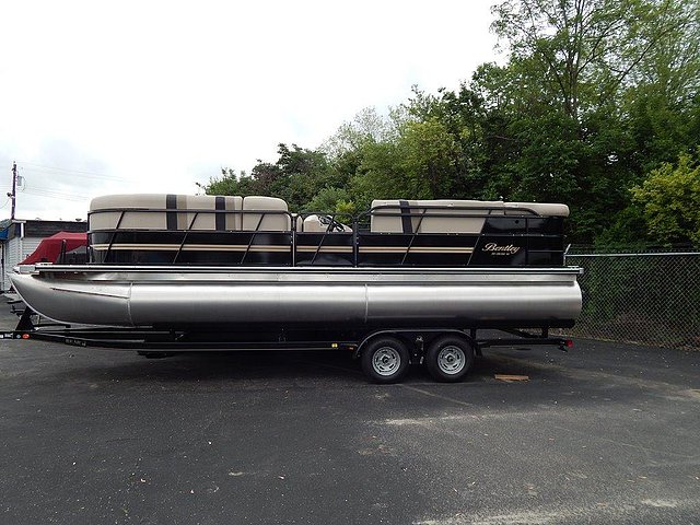 2015 Bentley Pontoons 240 Cruise Se Photo