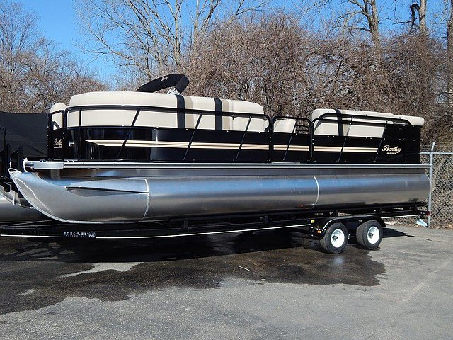 2015 Bentley Pontoons 240 Cruise Se Photo