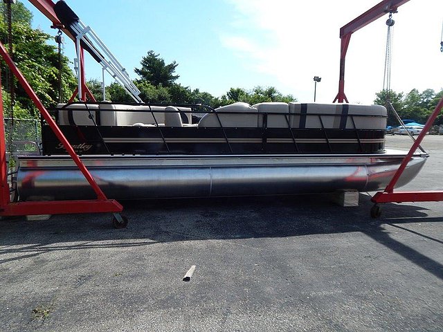 2015 Bentley Pontoons 240 Cruise Se Photo