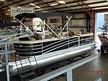 2015 Berkshire 250 E Tritoon Photo #2