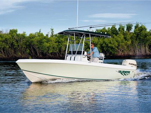 2015 Bluewater 2150 Center Console Photo
