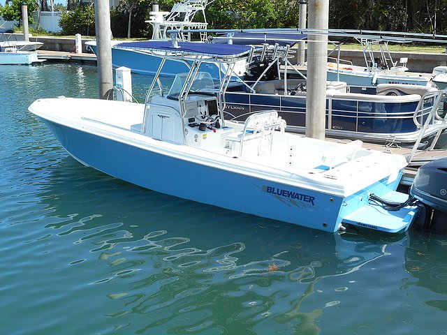 15 Bluewater 2550 Dealer Demo