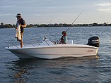 2015 Boston Whaler 150 Super Sport Photo #8