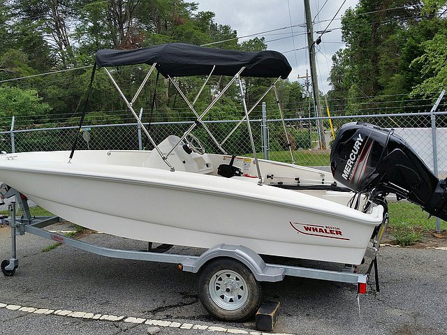 2015 Boston Whaler 150 Super Sport Photo